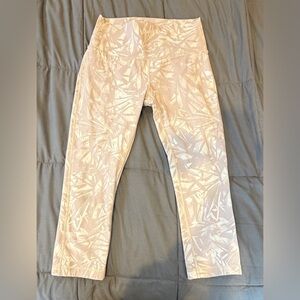 Lululemon Cropped Leggings 20” Inseam Pink Beige Leaf Print Approx Size 4